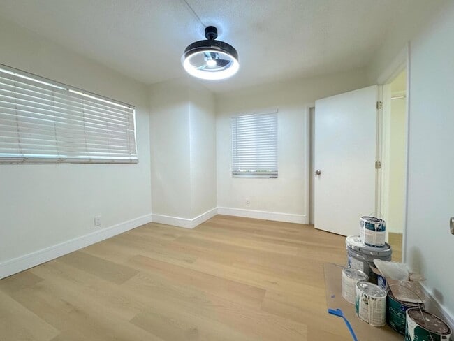 Building Photo - 2815 NE 33rd Ave