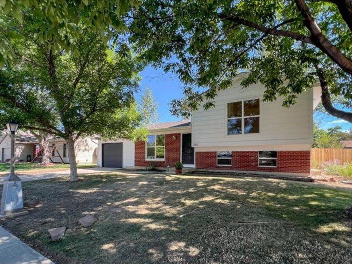 Primary Photo - WELCOME TO THIS CHARMING HOME!