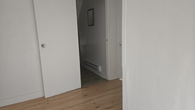 Photo du bâtiment - 30 Arthur Ave S