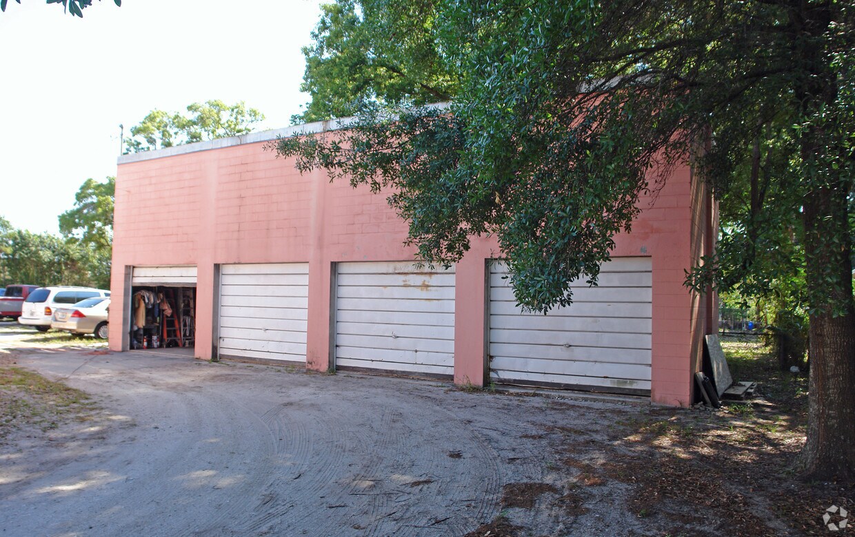 8619 N Dixon Ave, Tampa, FL 33604 Apartments in Tampa, FL