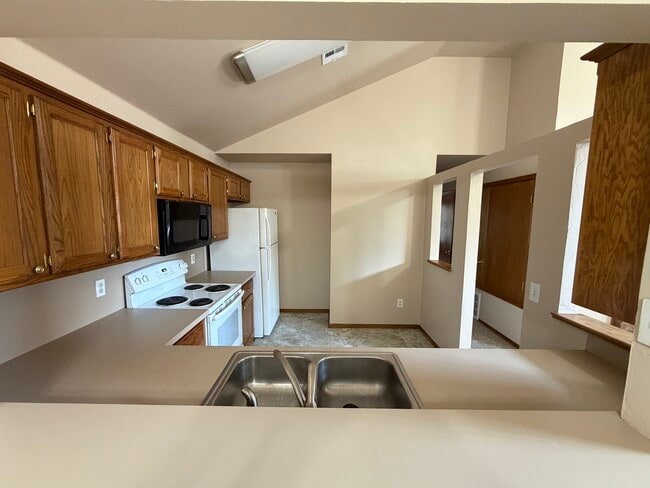 Building Photo - 2721 SE 89th Ter