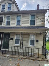 Building Photo - 915 N New St