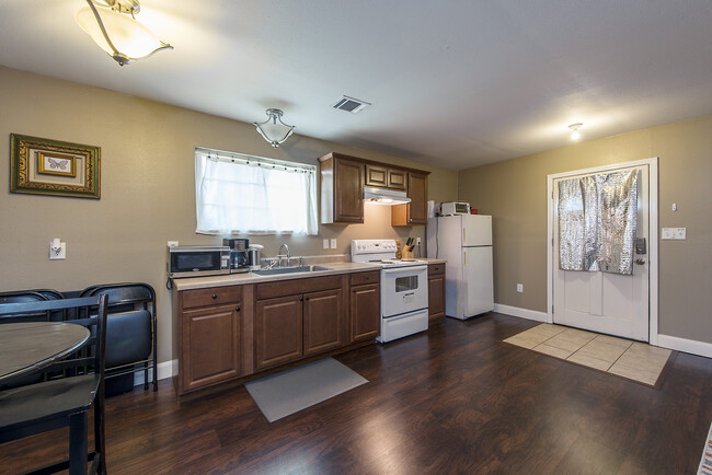 furniture not included - 8318 Catalina Ln