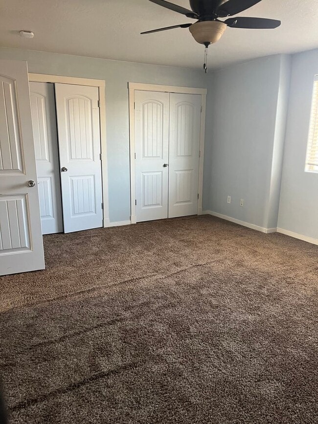 Building Photo - 3 Bedroom 2 1/2 Bath