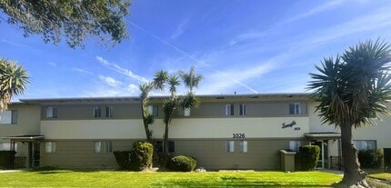 Building Photo - 1026 S Russell Ave