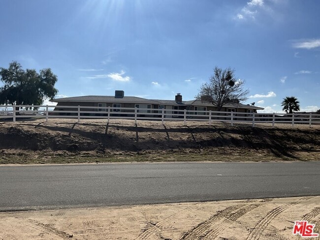 Foto del edificio - 19125 Ottawa Rd