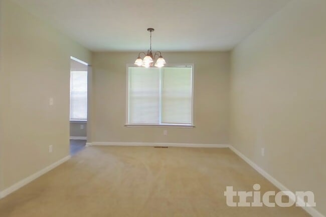 Building Photo - 87 Princeton Dr