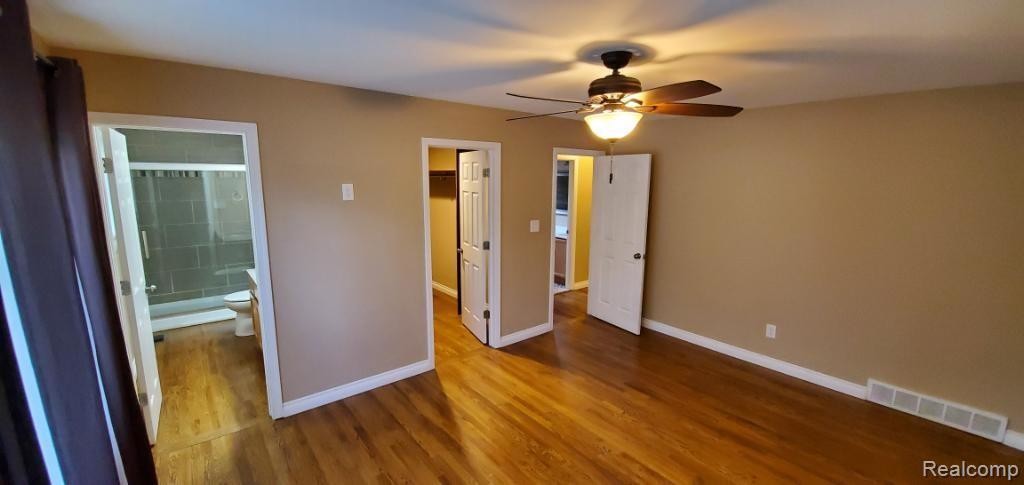 Building Photo - 23977 Meadowbrook Rd