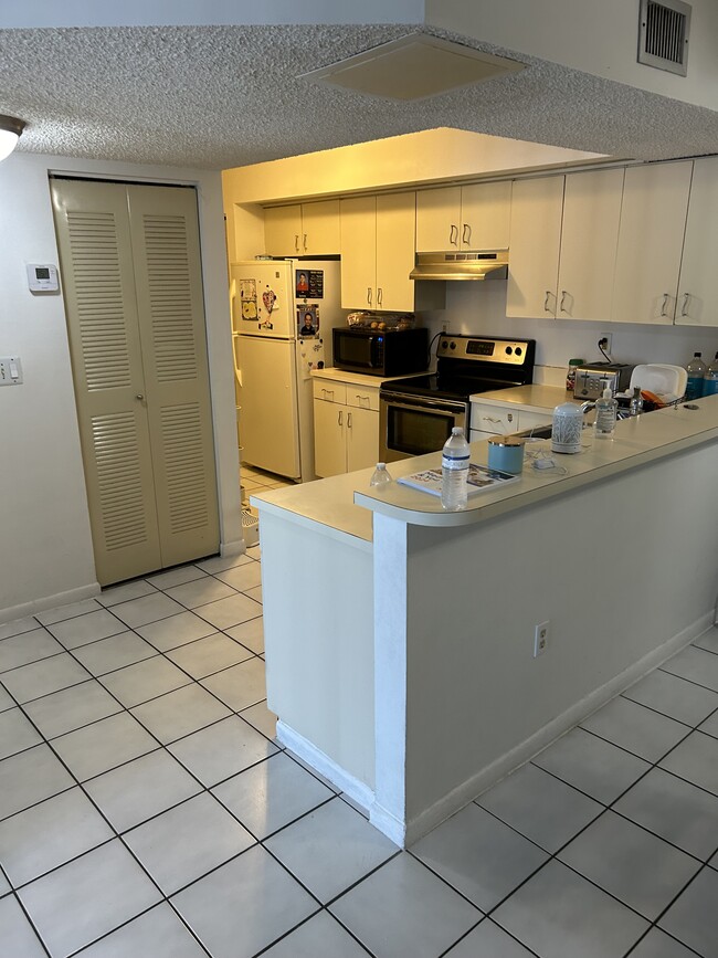Building Photo - 8600 SW 212th St