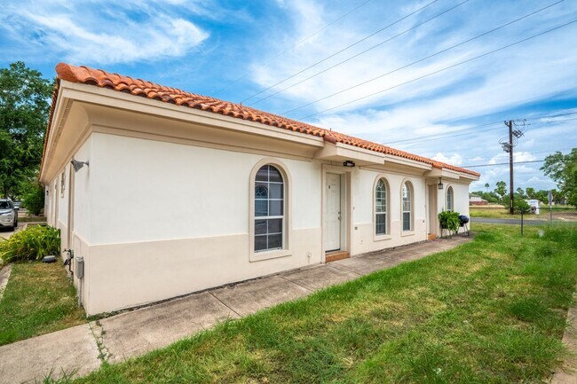 Foto del edificio - 604 Buena Vista Dr