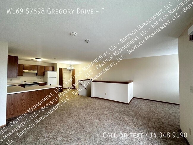 Foto del edificio - W169S7598-S7598 Gregory Dr