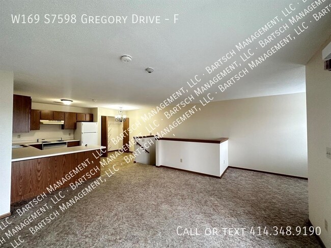 Building Photo - W169S7598-S7598 Gregory Dr