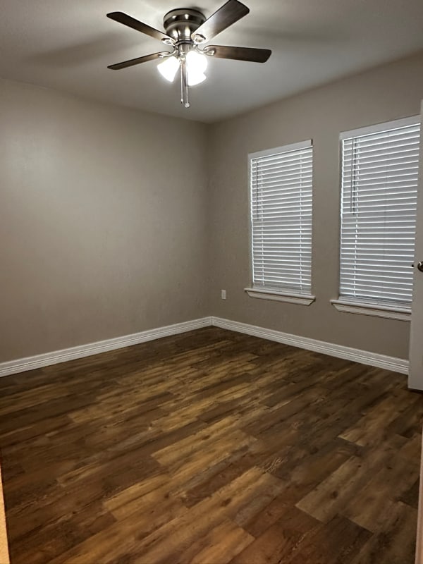 Building Photo - 548 Dixon Dr