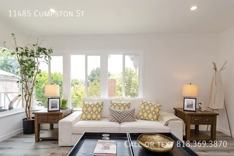 Photo - 11485 Cumpston St-