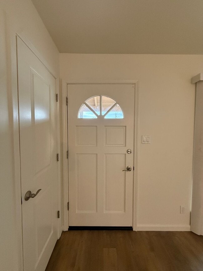 Foto del edificio - Orcutt Single Story Updated Home on Cul-De...