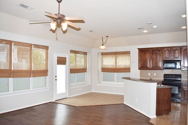 Foto del edificio - 8617 Corral Cir