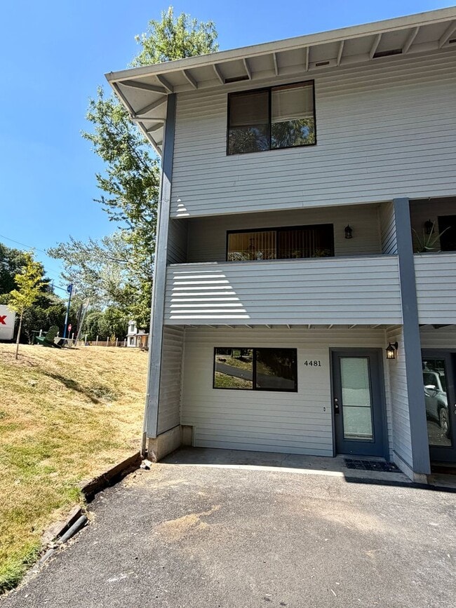 Photo - 0152-01F - Elm Tree Garden Apartments F
