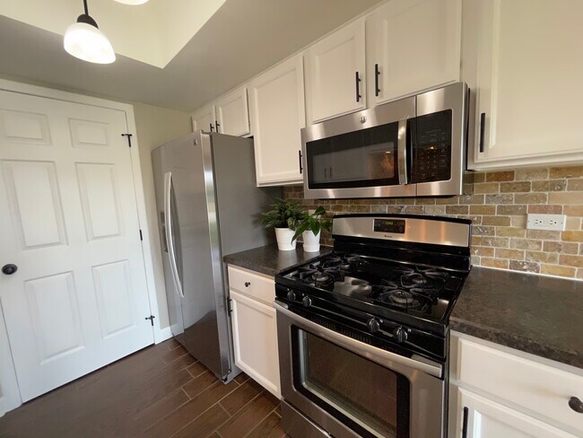 Foto del edificio - 16414 Brementowne Rd