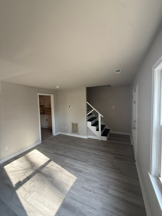 Photo - 1104 S Lombardy St Apartment