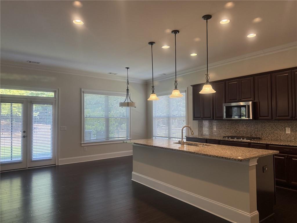 Building Photo - 3619 Strath Dr