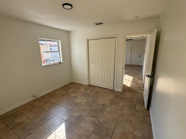 Foto del edificio - 10935 N 14th St