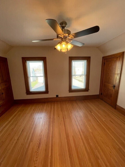 Building Photo - 118 Hazel St