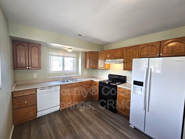 Building Photo - 1010 Mazatlan Cir