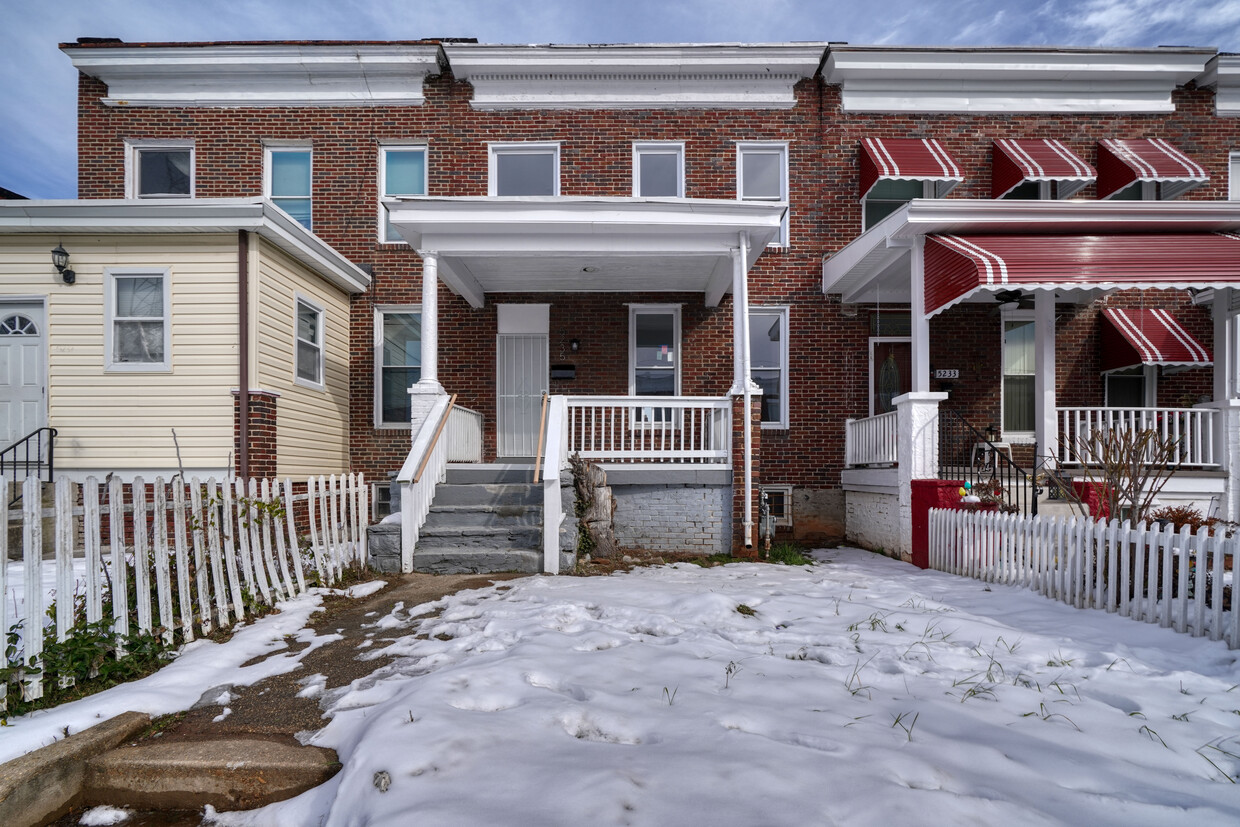 Foto principal - 5235 Linden Heights Ave
