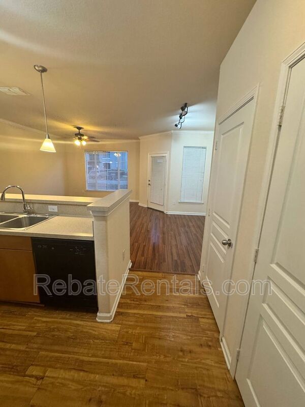 Foto del edificio - 8290 Gate Pkwy W