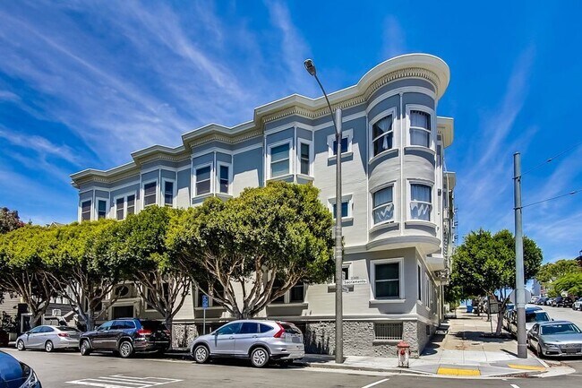 Building Photo - Presidio Heights 1BD/1BA with Dishwasher a...