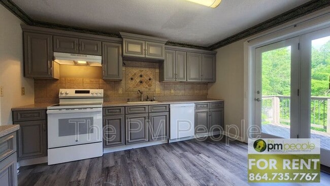 Photo - 304 Lavonne Ave House