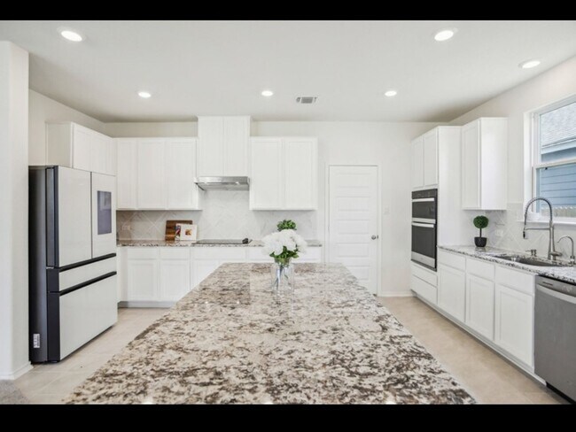 Foto del edificio - 5 Bedroom Single Family Home in Georgetown
