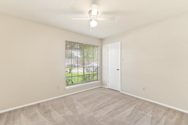 Building Photo - 2602 Orion Dr