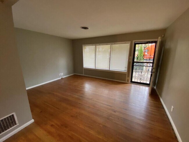 Building Photo - 1711 Monterey Ct