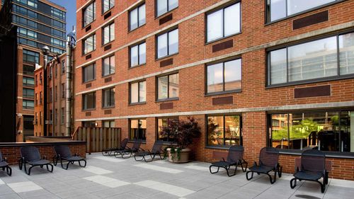 Building Photo - 505 W 45th St