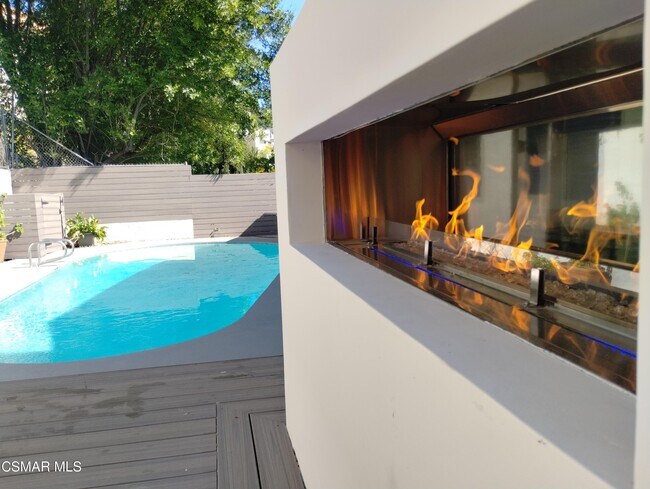 Foto del edificio - 21794 Ybarra Rd
