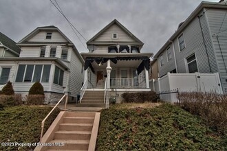 Building Photo - 1521 Pine St