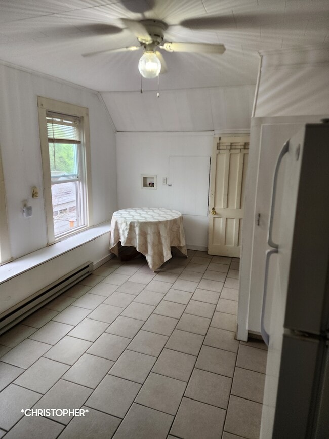 Cocina - 215 Freeman Ave