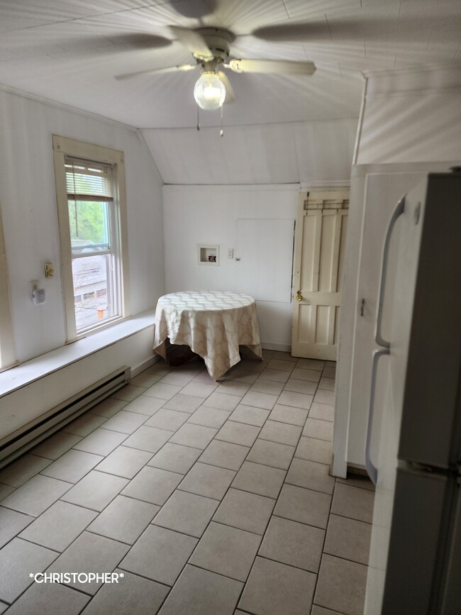 Kitchen - 215 Freeman Ave