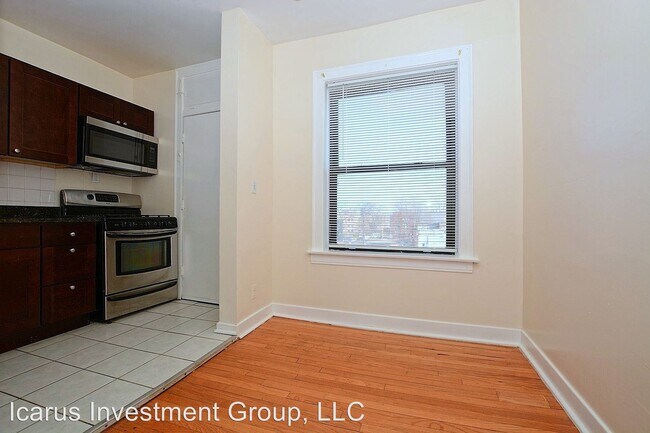 Building Photo - 6915 S Dante Ave