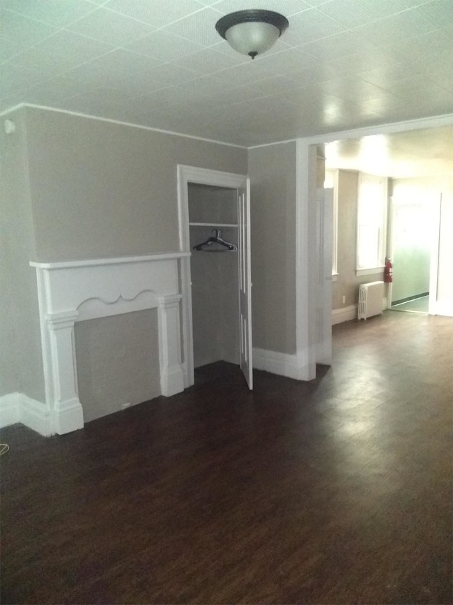Building Photo - 3038 Perrysville Ave