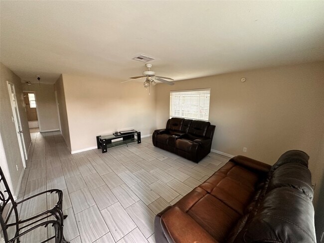 Building Photo - 2618 Hill Ave