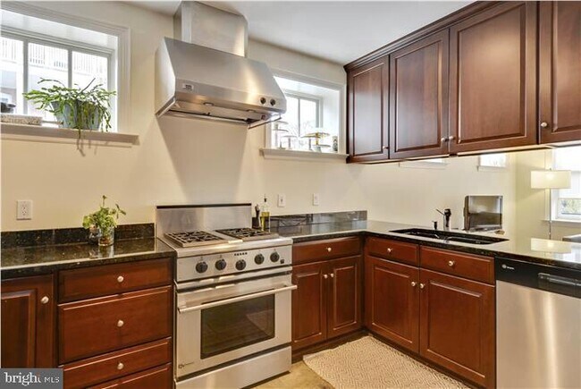 Foto del edificio - 2125 S St NW