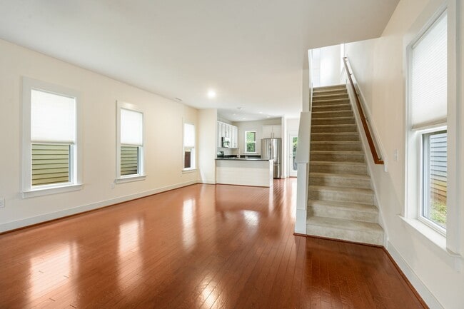 Building Photo - Ideal 3-Bedroom Cottage in Powell Place Pi...