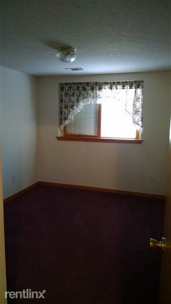 Building Photo - 211 Parkside Dr