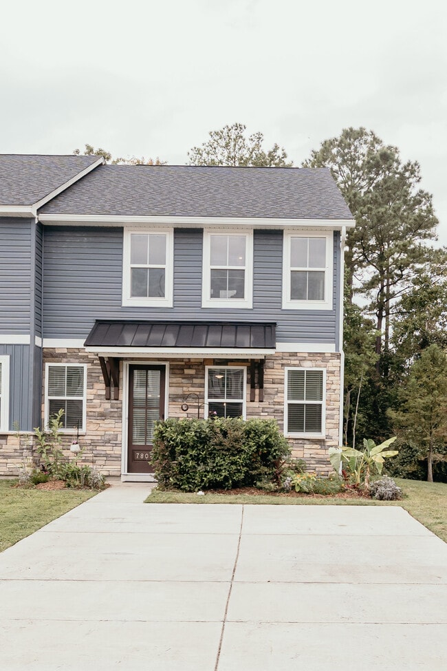 Building Photo - 7807 Park Gate Dr