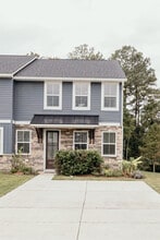 Building Photo - 7807 Park Gate Dr