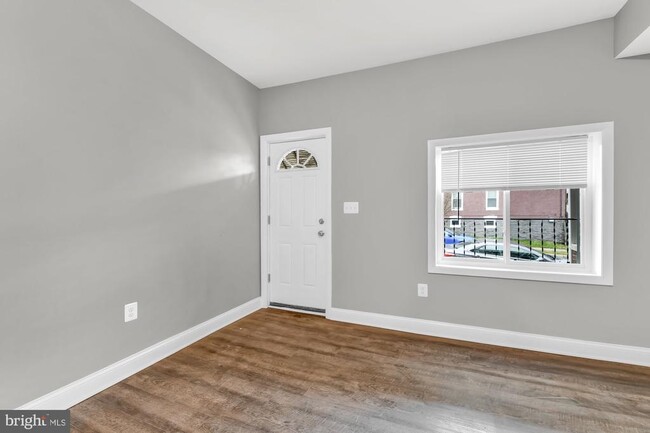 Building Photo - 1205 Ashburton St