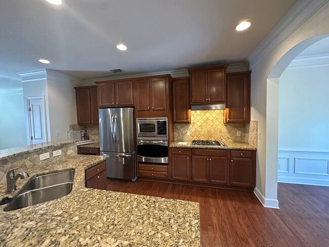 Kitchen with gas stove/stainless steel appliances - 2786 Birch Grove Ln SE