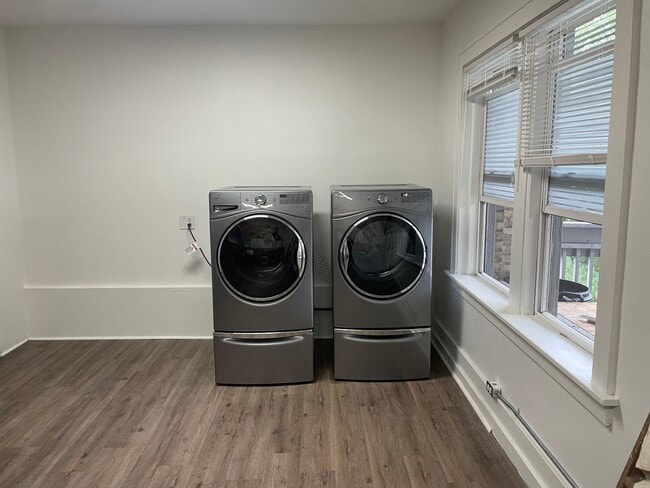 Laundry - 6821 14th Ave